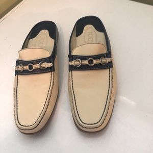 Tods crème with blue trim
